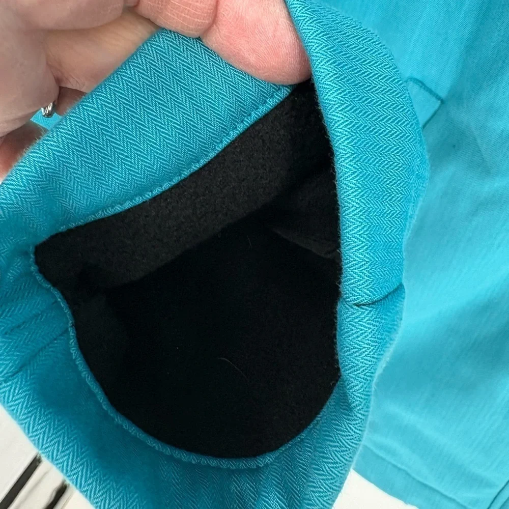 Mia Melon Stella Jacket: Strut Through Any Storm - Picture 10 of 16